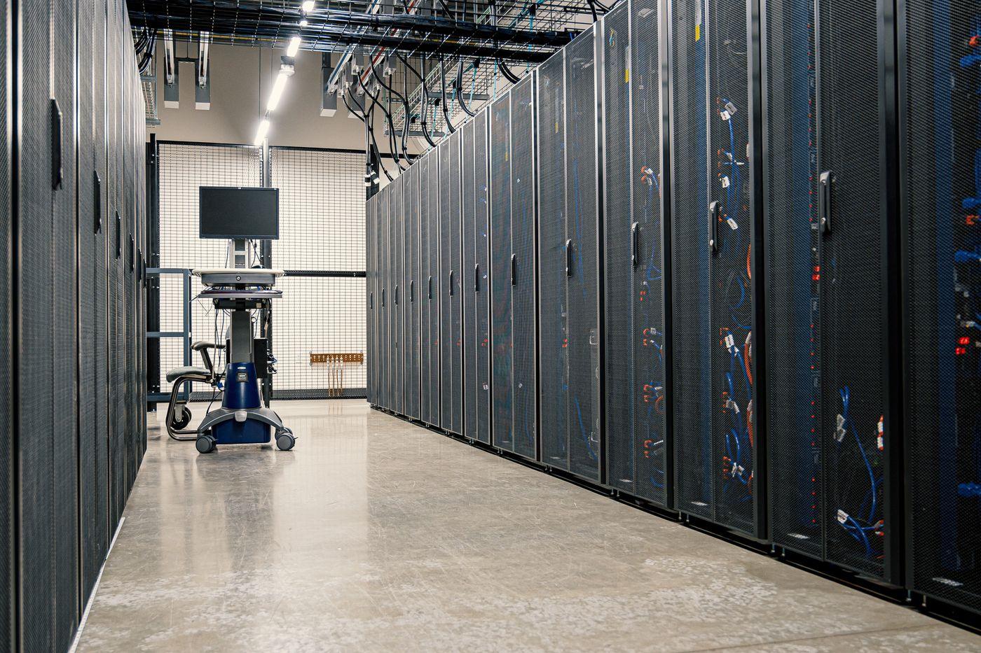 Server und Netzwerktechnik als Beispiel eines zivilen IT-Arbeitsfelds